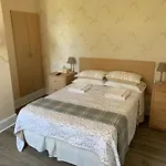 Le Pontet Bed and Breakfast