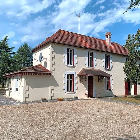 Le Pontet Bed and Breakfast