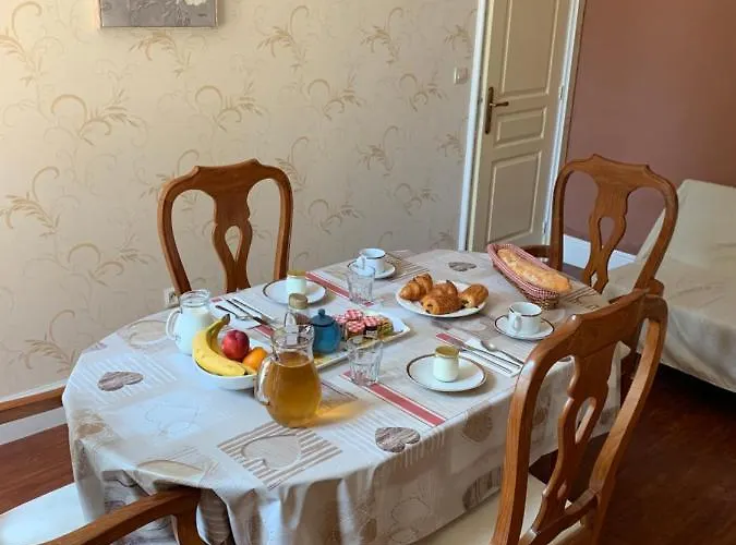 Le Pontet فندق مبيت وإفطار