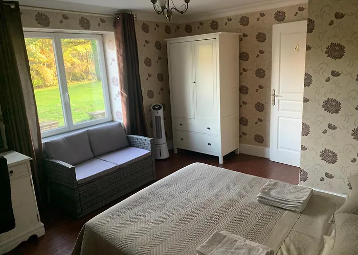 לינה וארוחת בוקר Le Pontet